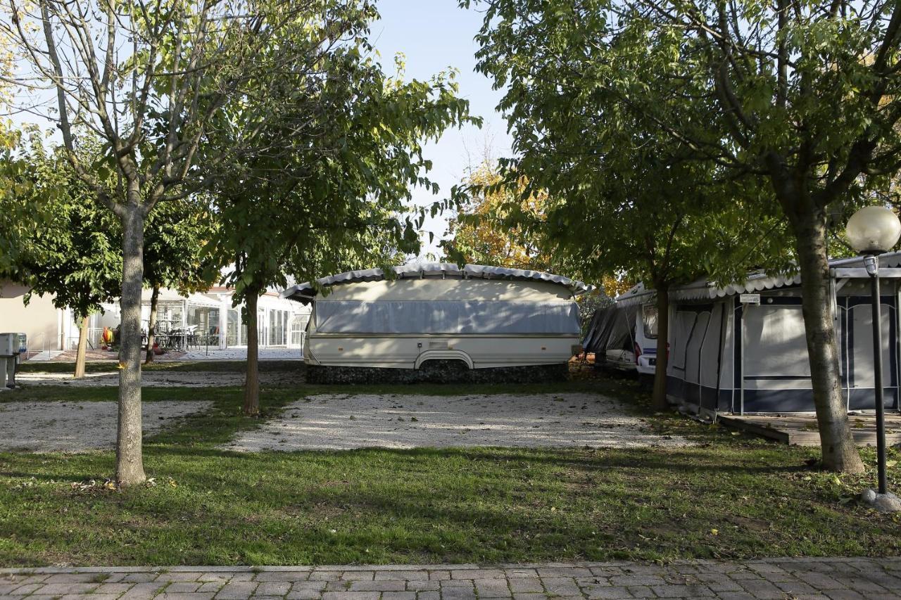 Camping Da Giovanni Πεσκιέρα ντελ Γκάρντα Εξωτερικό φωτογραφία
